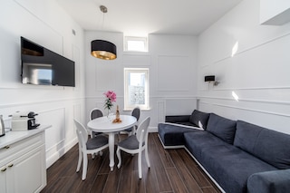 アパータメントリ ワン バイ ユア フリーダム