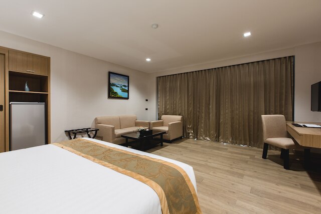 アデルフィパタヤ