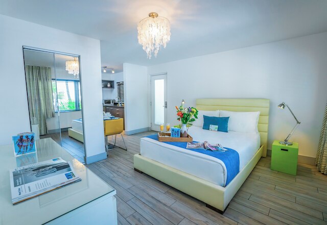 シーサイドオールスイーツホテル