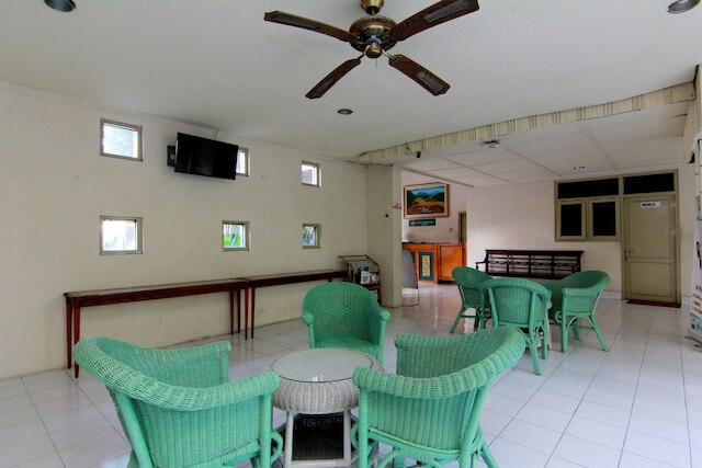 ホテル グランド ロセラ ジョグジャカルタ