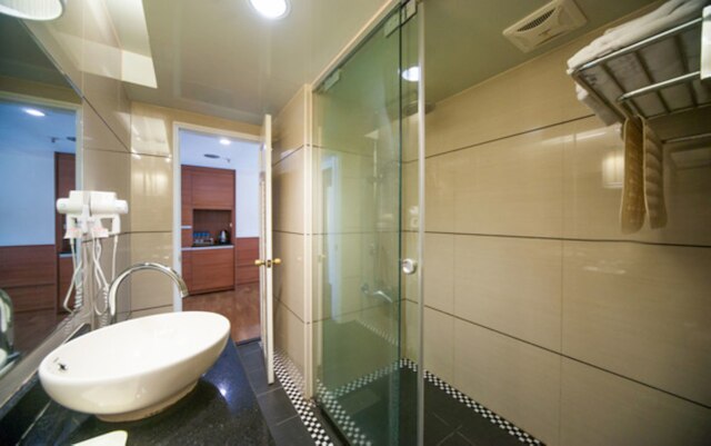 チェン パオ ホテル (鎮寶大飯店)