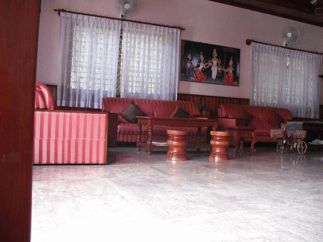 マムズ ゲストハウス