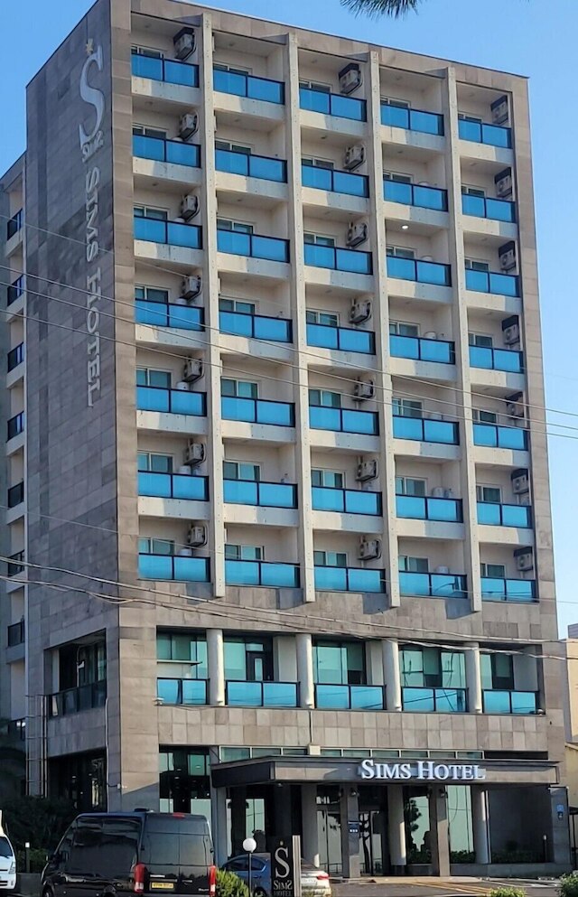 シムズ ホテル