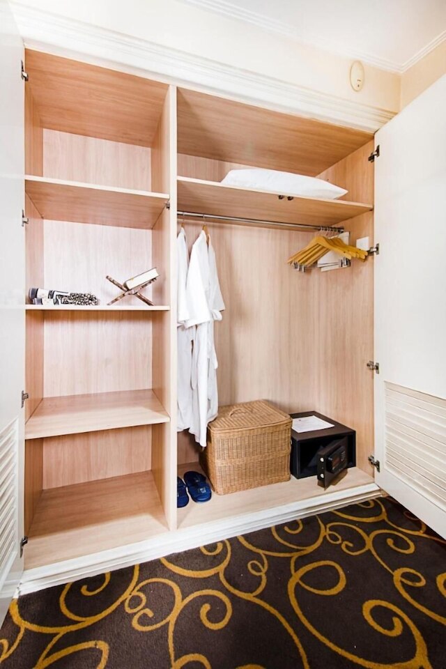 ブルー スカイ パンドゥラタ ブティック ホテル