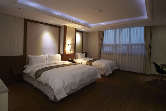 ベニキア ホテル ヨス