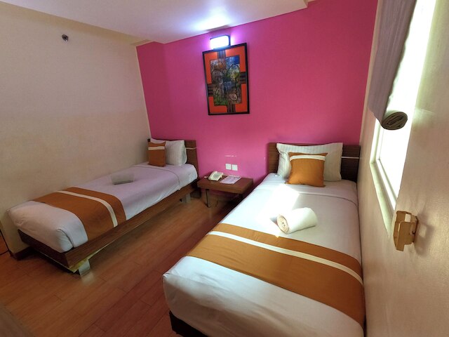 ワールドホテル