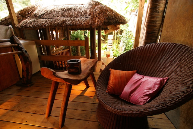 アフェイ サーフ イン - ホール 1