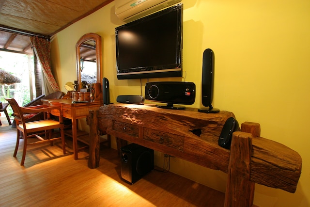 アフェイ サーフ イン - ホール 1