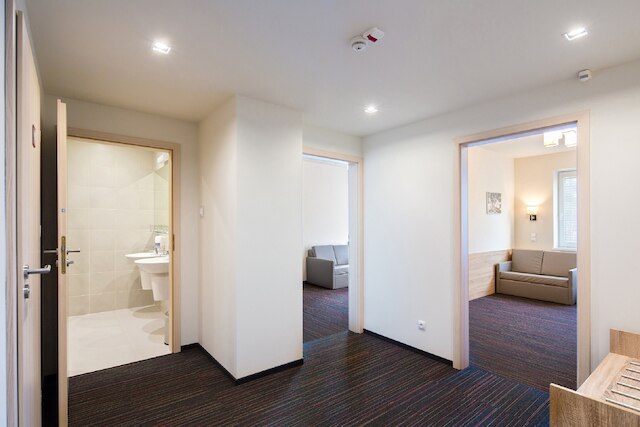 オートモービル ホテル