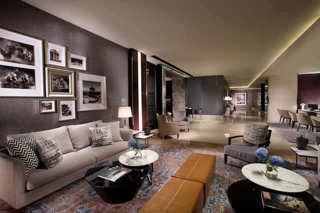 アスコット ウォータープレイス スラバヤ