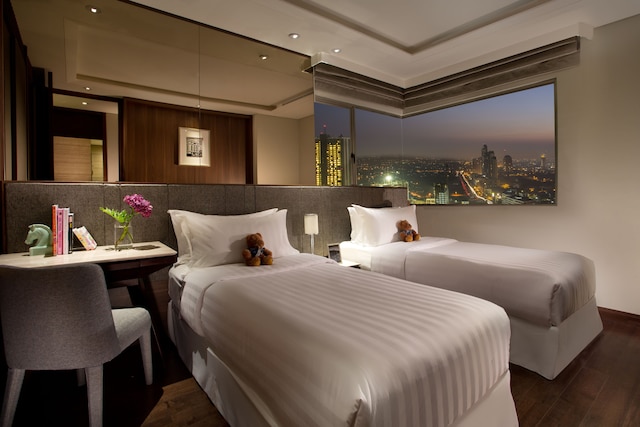 アスコット ウォータープレイス スラバヤ