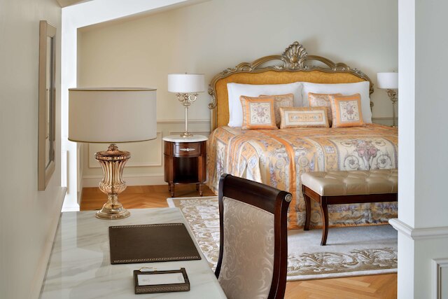 パラッツォ ベルサーチ ドバイ