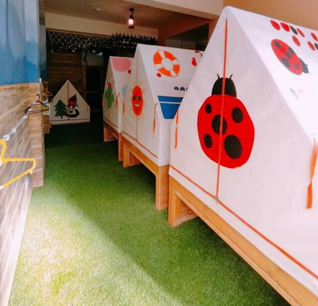 ポン ポン ウー (棚棚屋)