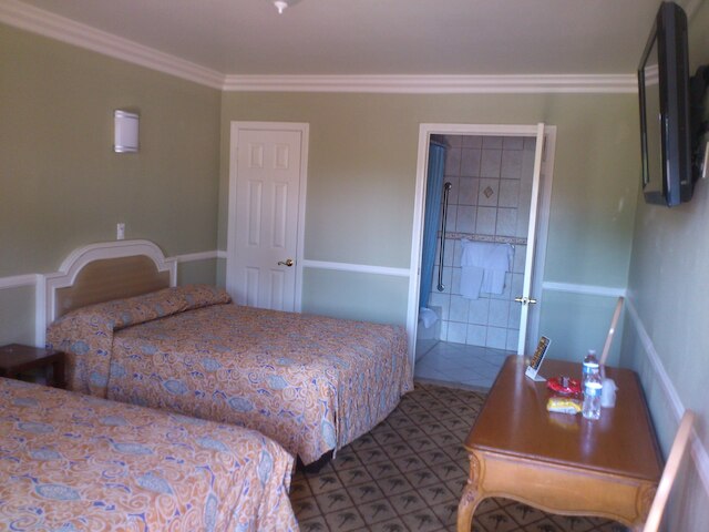 サンタ アナ トラベル イン