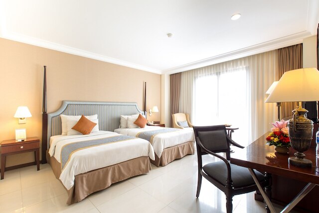 アズミラ ブティック