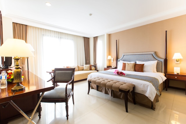 アズミラ ブティック