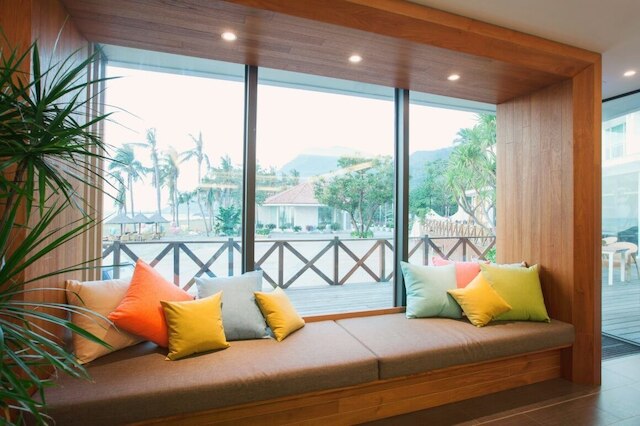 シーズーワン サンセット ビーチ リゾート (西子灣沙灘會館)