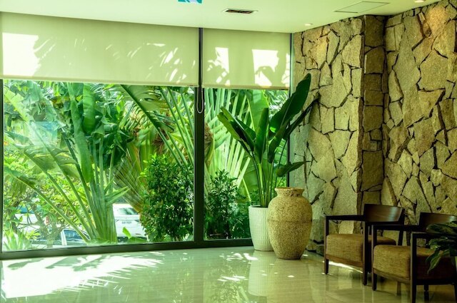 シーズーワン サンセット ビーチ リゾート (西子灣沙灘會館)