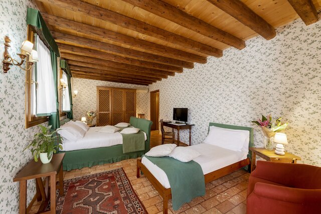 カ テッセラ ベニス エアポート