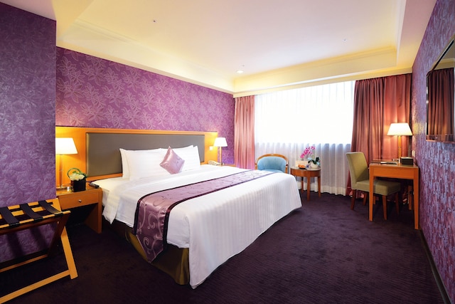 フワード ホテル タイナン (台南富華大飯店)