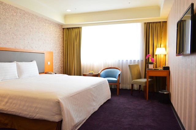 フワード ホテル タイナン (台南富華大飯店)