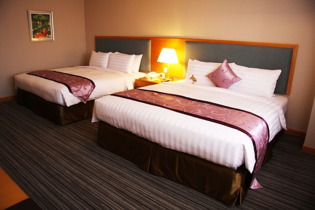 フーシン ホテル タイナン (台南富信大飯店)