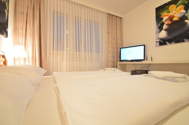 アヨ ウィーン ジーメンズ - コンタクトレス チェックイン