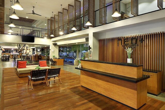 ホテル  ネEO+ クタ レギャン バイ アストン