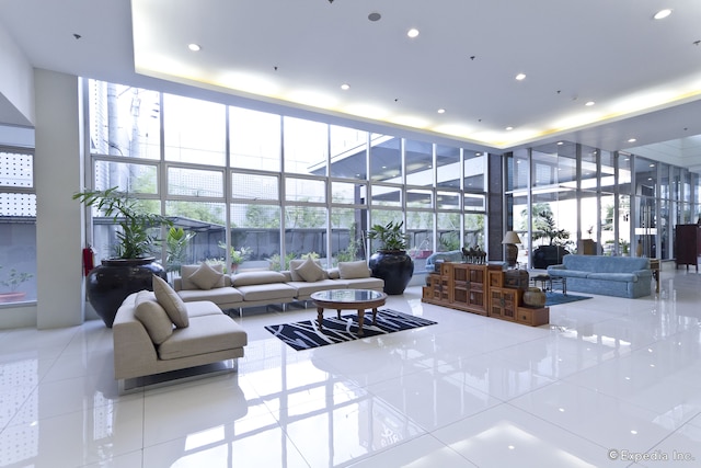 アリシア アパーテル