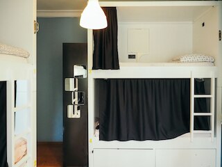 ディープス ホステル