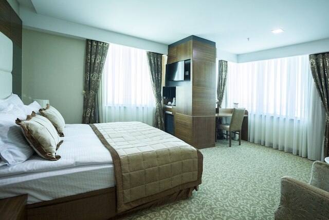 ヴィヴァルディ CE ゴールド ホテル