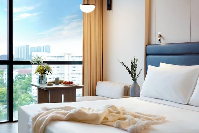 モーメンタゥス  ホテル アレクサンドラ