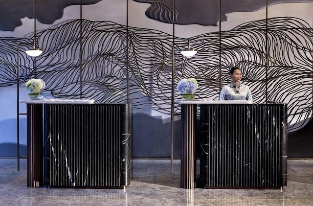 モーメンタゥス  ホテル アレクサンドラ