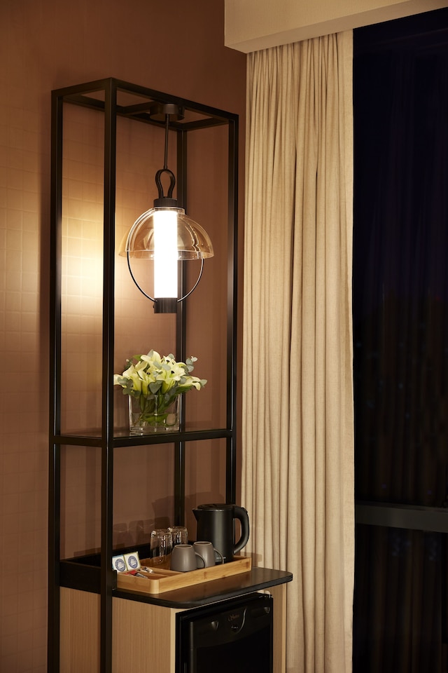 モーメンタゥス  ホテル アレクサンドラ