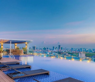 APARTMENT 1BR 無料プールジムスチーム＆サウナ