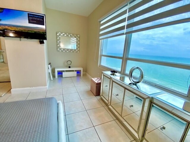 大きな海の前のペントハウス