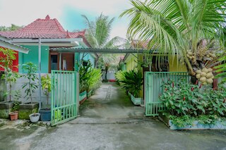 OYO  ライフ 90301 ヒドゥン ビレッジ ウルワツ