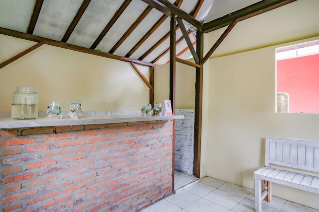 OYO  ライフ 90301 ヒドゥン ビレッジ ウルワツ