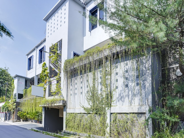 OYOライフ91205リンダンゲストハウスシャリーア