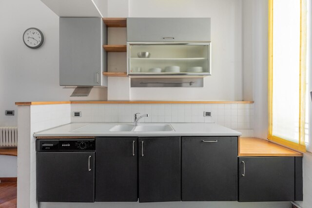 モダン アパートメント ウィズ メザニン バイ ワンダフル イタリー