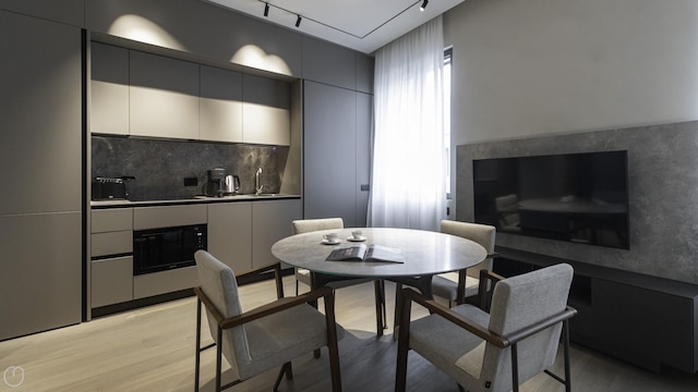 イタリアンウェイ - コレクション モダン ラックス