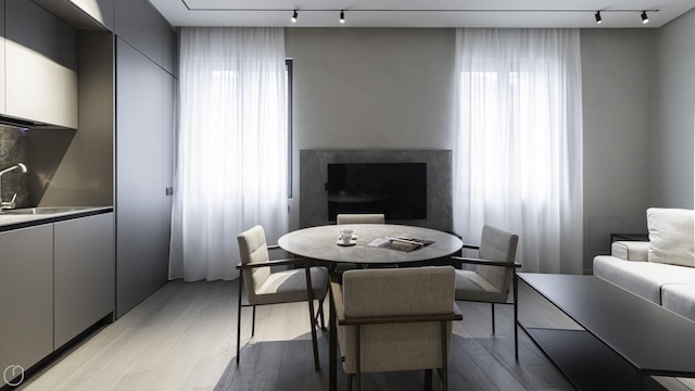 イタリアンウェイ - コレクション モダン ラックス