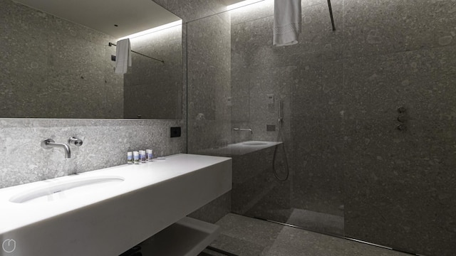 イタリアンウェイ - コレクション モダン ラックス