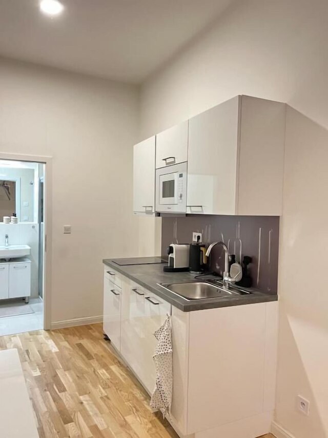 ヘレンホームステイフローレンスニューアパートメント