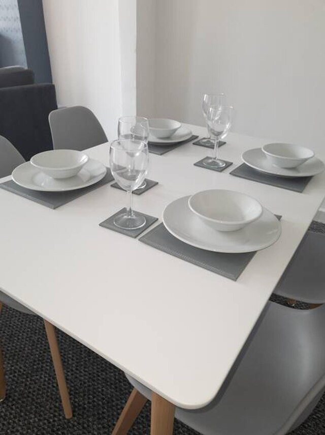 2ベッド タウンハウス クローズ トゥ LFC スタジアム