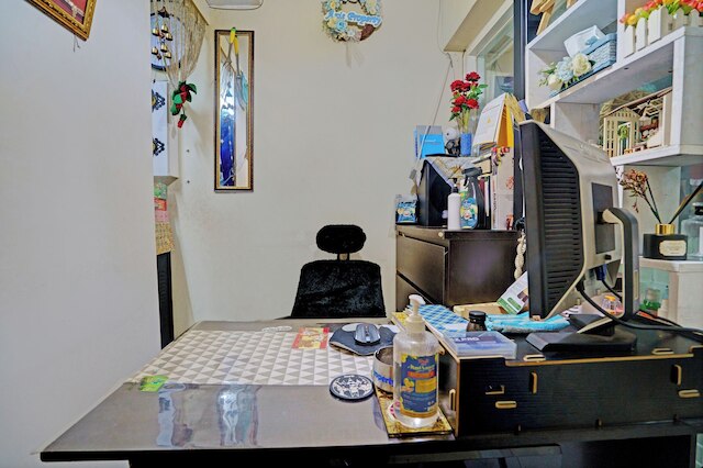 OYO Life 92978 アパルテメントゲートウェイシケーダスバイAz Pro