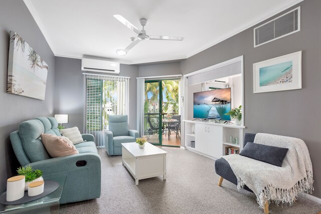 ユニーク トロピック エスケープ 111