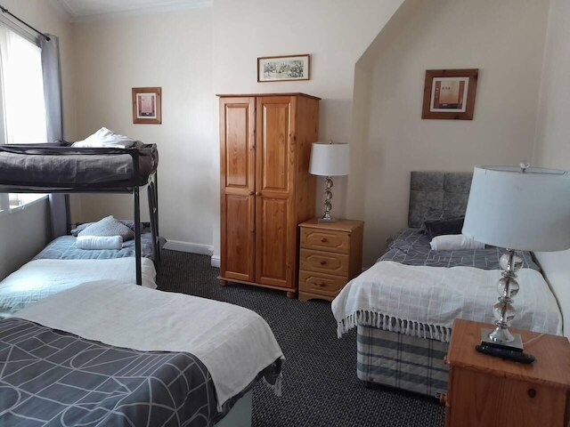 ラージ ハウス スリープス 13 クロース トゥ LFC スタジアム アンフィールド