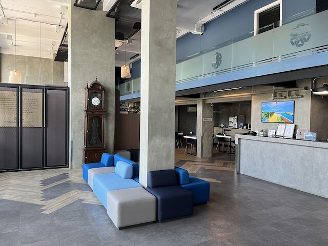 デ・ボタン・バンナ