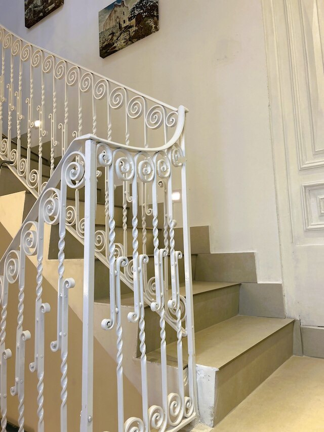 シジェウィ村の中心部に位置するタウンハウス「10平方」の客室